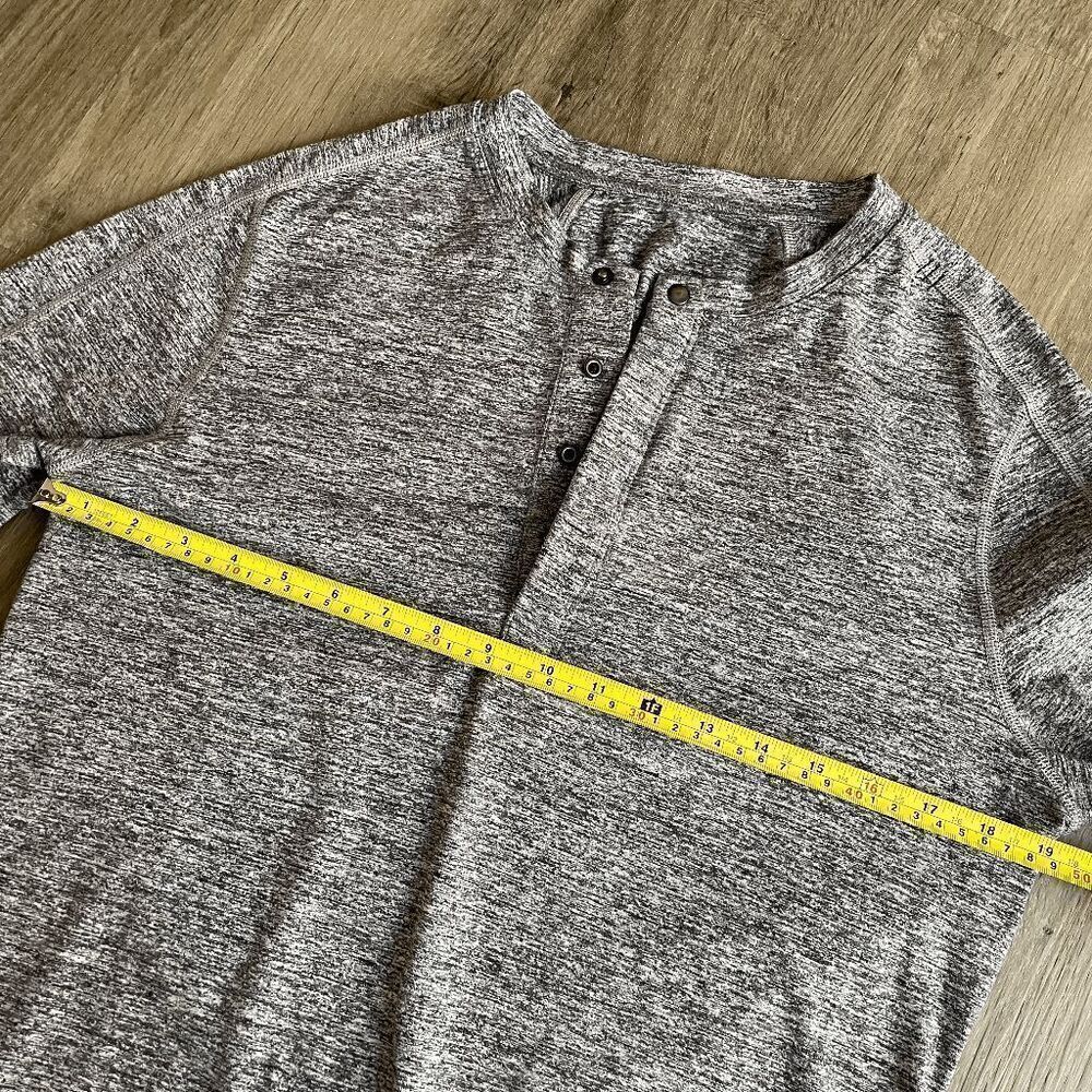 Lululemon Surge Long Sleeve Henley in Space Dye Camo Black Dark Slate - Picture 6 of 8